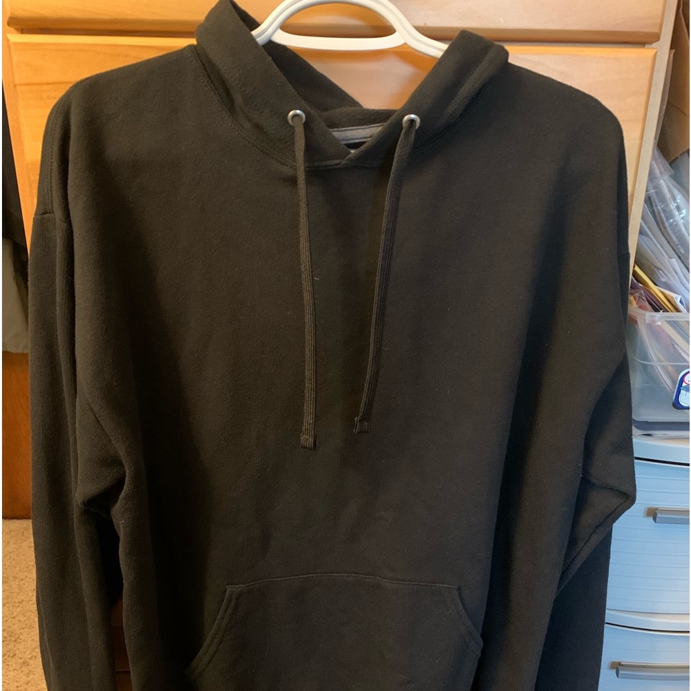 Men’s pullover black hoodie size Med